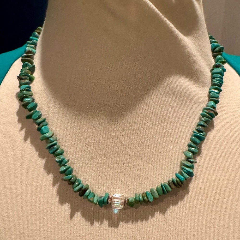 Elegant Turquoise Beaded Necklace
